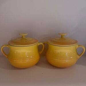 Set 2 Le Creuset 16oz Ceramic Stoneware Handled Bean Pots w Lids